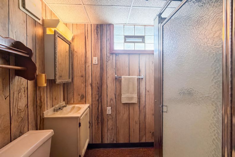 Photo 15 of 20 of 6971 Warder Dr, Cincinnati, OH