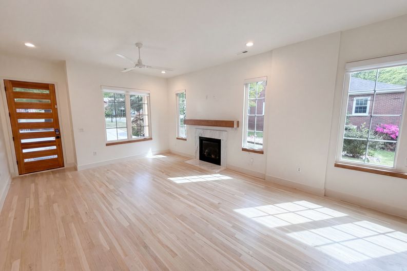 Photo 7 of 29 of 1609 Richland Dr, Charlotte, NC