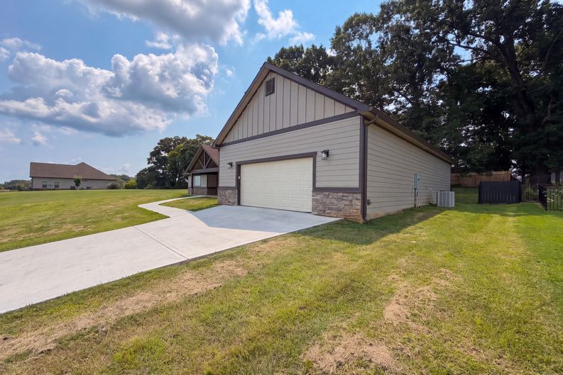 Photo 26 of 29 of 354 Fairway Dr, Dandridge, TN