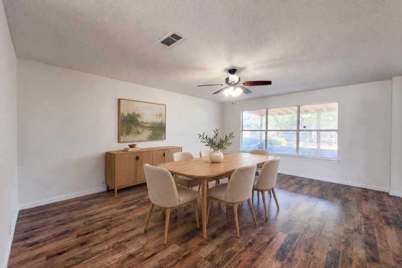 Photo 7 of 15 of 4325 Falcon Dr, Sherman, TX