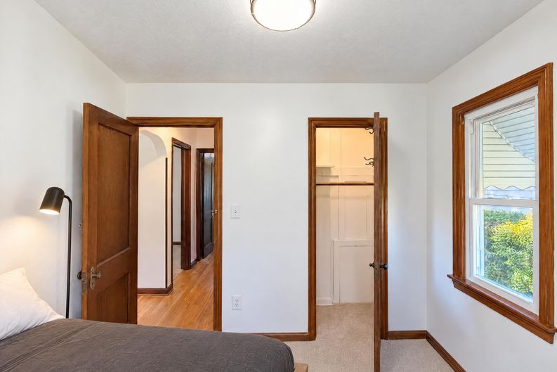Photo 8 of 22 of 6526 Engle Rd, Brookpark, OH