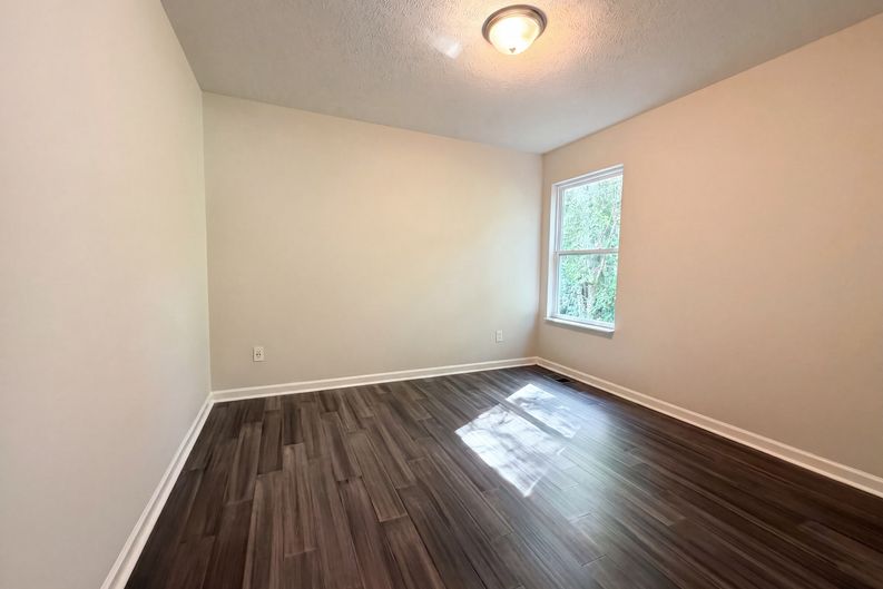Photo 11 of 16 of 504 Welshcrest Ct, Antioch, TN