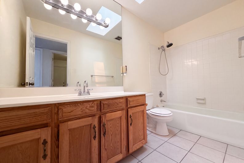 Photo 13 of 22 of 6908 Welton Dr NE, Albuquerque, NM