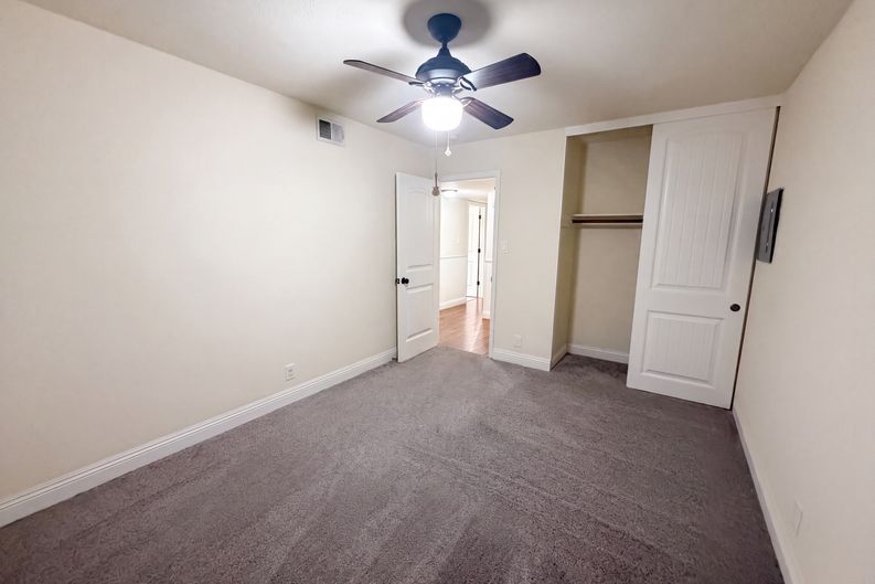 Photo 13 of 27 of 2605 Waterton Way, Sacramento, CA