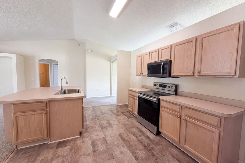 Photo 6 of 20 of 2366 Belen Dr, Deltona, FL