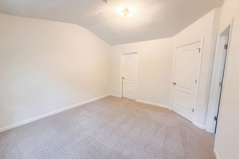 Photo 11 of 21 of 1689 Broad River Rd, Atlanta, GA