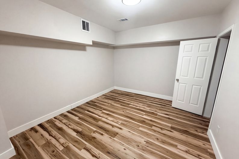 Photo 16 of 44 of 4000 Amberley Ln, Marietta, GA