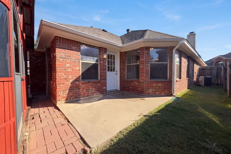 Photo 20 of 21 of 2961 Salado Trl, Fort Worth, TX