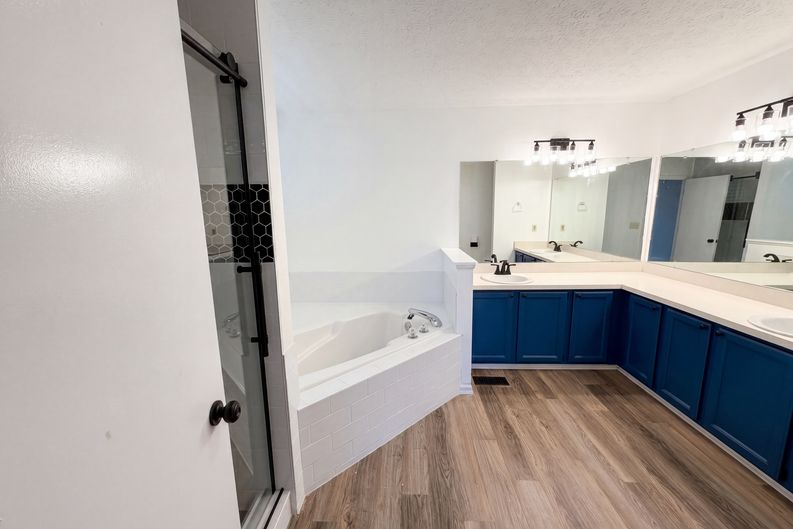 Photo 6 of 29 of 4976 Vicksburg Ln, Hilliard, OH