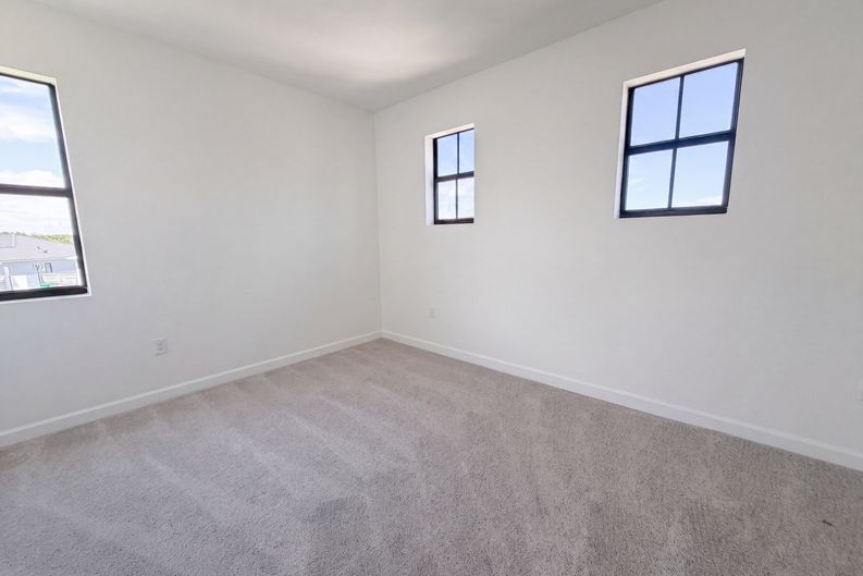 Photo 10 of 28 of 13020 SW 221st St, Miami, FL