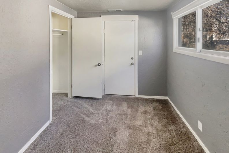 Photo 10 of 17 of 2865 Pingree Ave, Ogden, UT