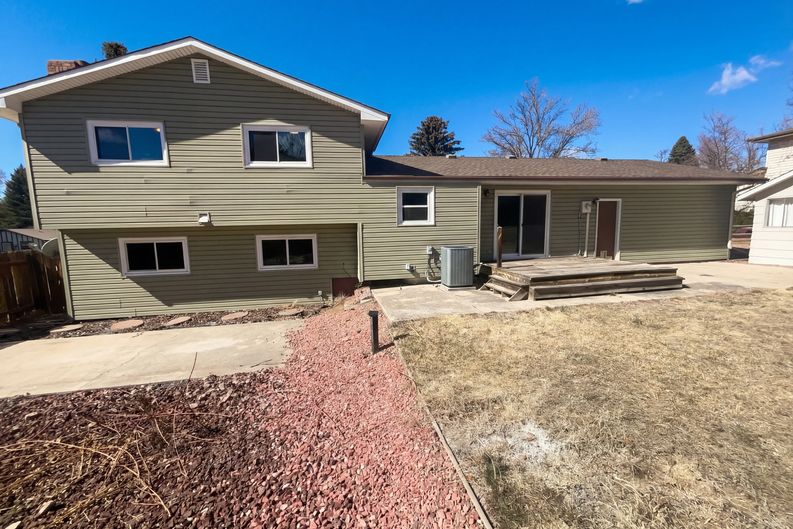 Photo 5 of 25 of 5655 Tomah Dr, Colorado Springs, CO