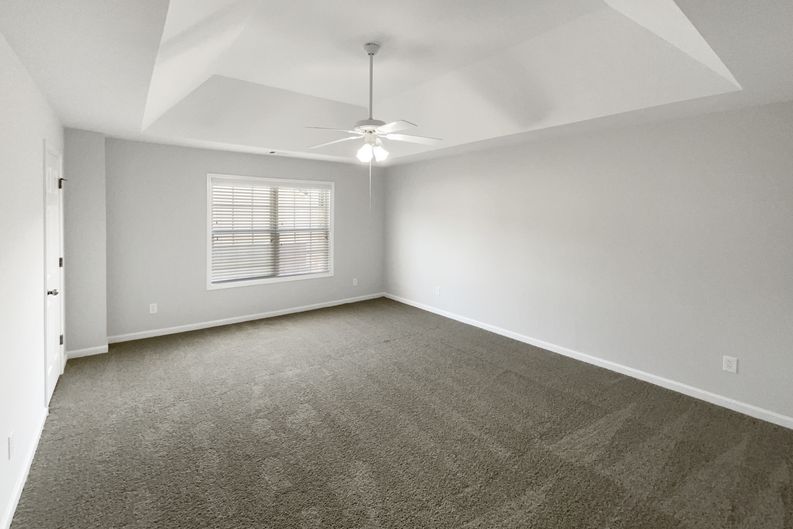 Photo 5 of 52 of 1622 Halliard Dr, Lawrenceville, GA