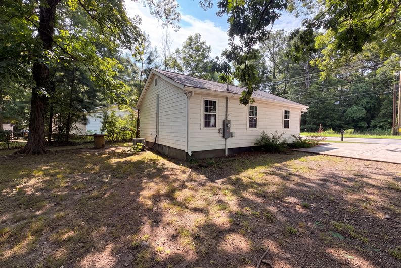 Photo 5 of 22 of 1313 Eastbrook Rd SE, Dalton, GA