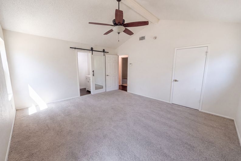 Photo 4 of 18 of 309 Applewood Ln, Hewitt, TX