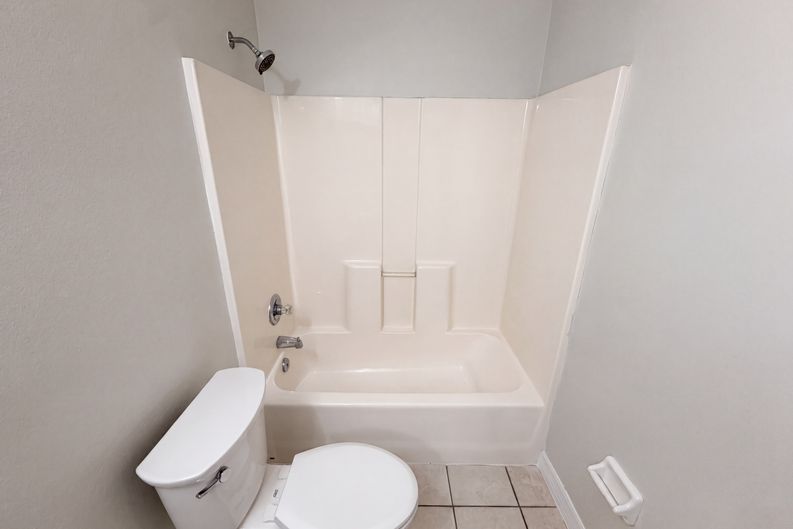 Photo 21 of 27 of 37209 Grassy Hill Ln, Dade City, FL