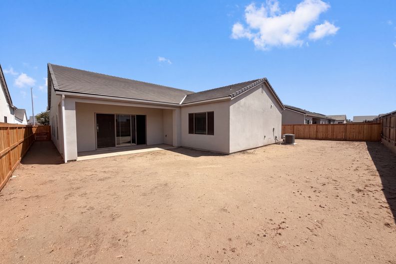 Photo 5 of 17 of 2246 N Marion Ave, Clovis, CA