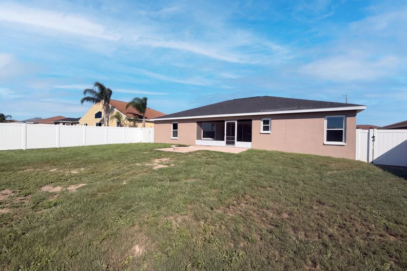Photo 19 of 23 of 222 Cloverdale Rd, Winter Haven, FL