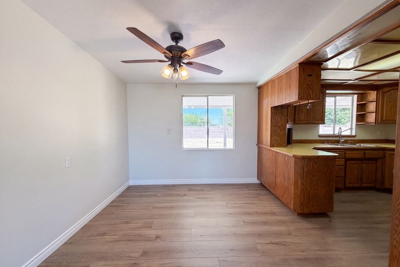 Photo 6 of 20 of 13325 Lamel St, Edwards, CA