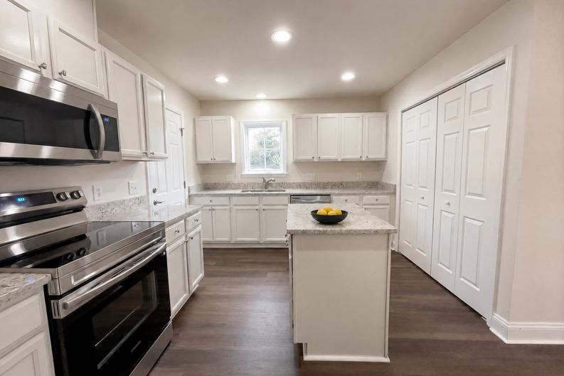 Photo 14 of 17 of 604 Eastway Ave, Durham, NC