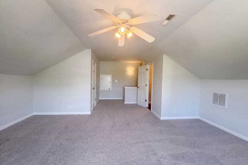 Photo 19 of 24 of 3148 Brook Hill Dr, Clarksville, TN