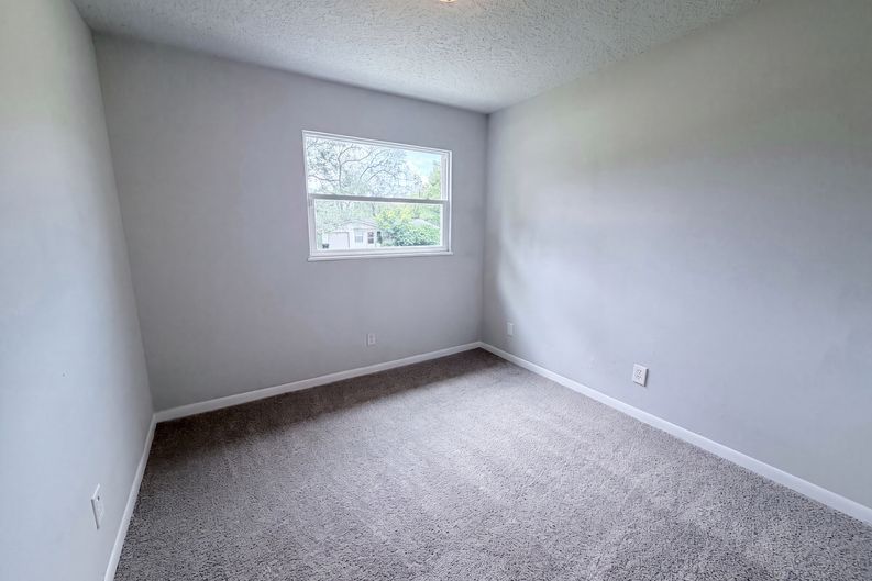 Photo 8 of 21 of 411 Capricorn Ln, Orange Park, FL