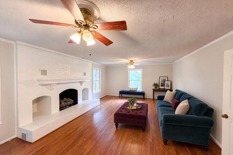 Photo 7 of 22 of 3029 Southampton Cir, Gastonia, NC
