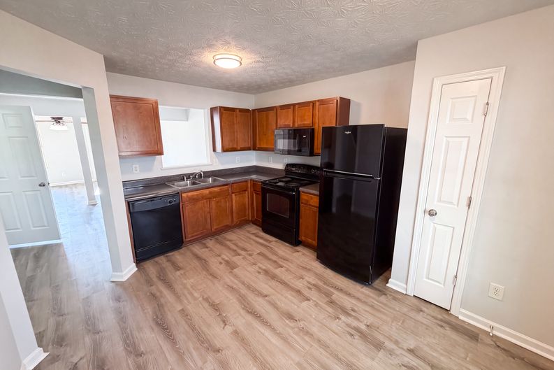 Photo 6 of 14 of 7202 Gotland St, Union City, GA