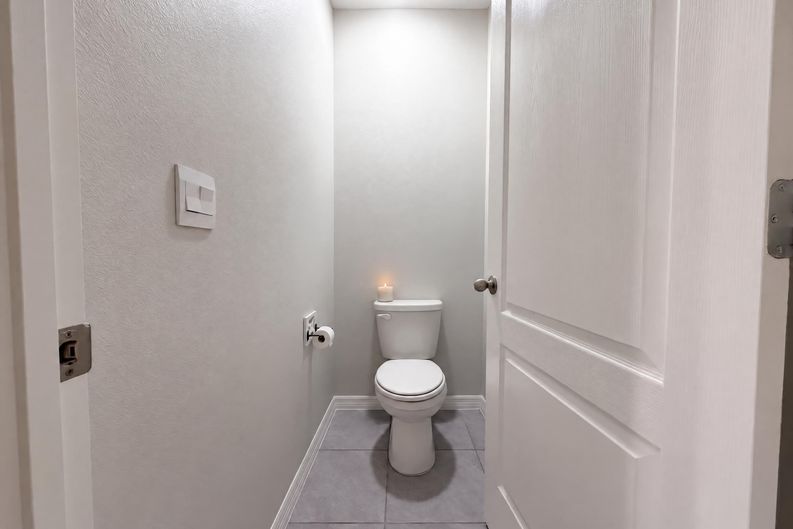Photo 14 of 25 of 2112 Elio Ridge Dr, Zellwood, FL