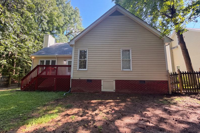 Photo 5 of 18 of 513 Saint Croix Dr, Holly Springs, NC