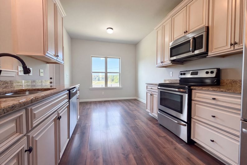 Photo 14 of 18 of 308 W Winterberry Trl, White House, TN