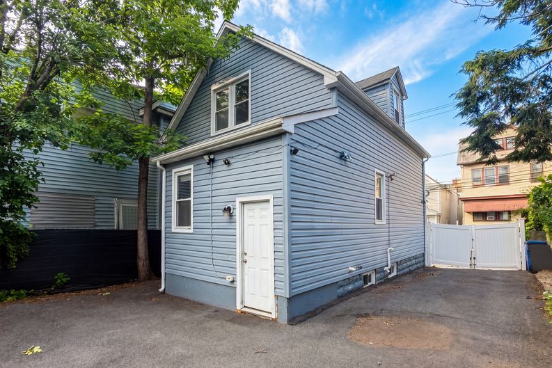 Photo 15 of 19 of 15 Arverne Ter, Irvington, NJ