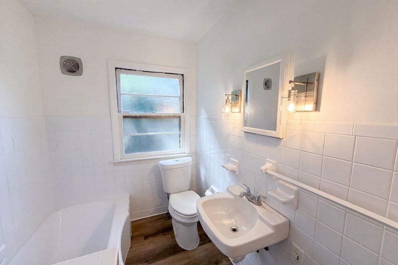 Photo 11 of 22 of 29352 Waldensa Ave, Wickliffe, OH