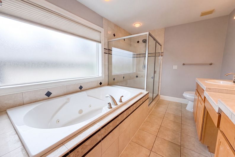 Photo 17 of 22 of 14210 SE Rolling Meadows Dr, Happy Valley, OR