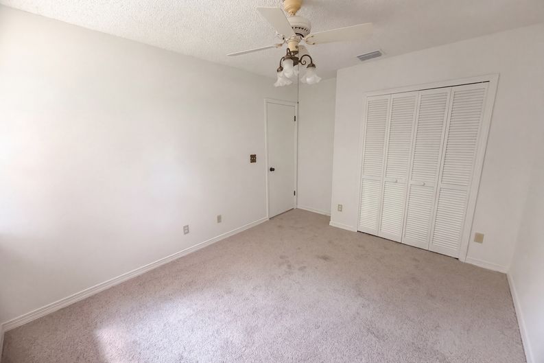 Photo 16 of 30 of 3123 SE Quanset Cir, Stuart, FL