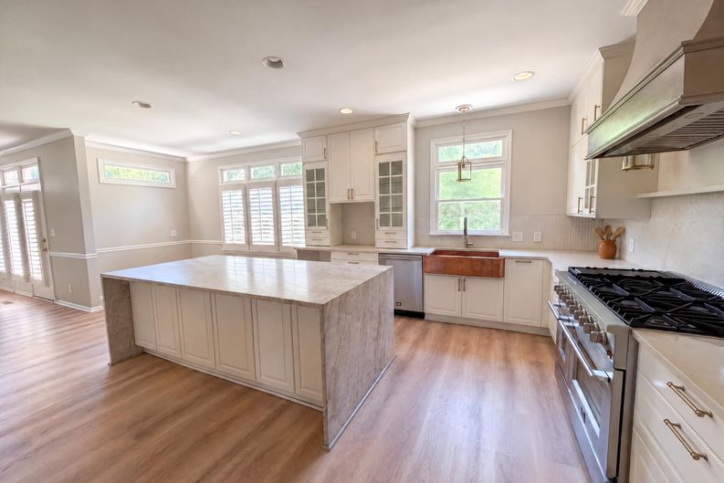Photo 6 of 21 of 15130 Stonegreen Ln, Huntersville, NC