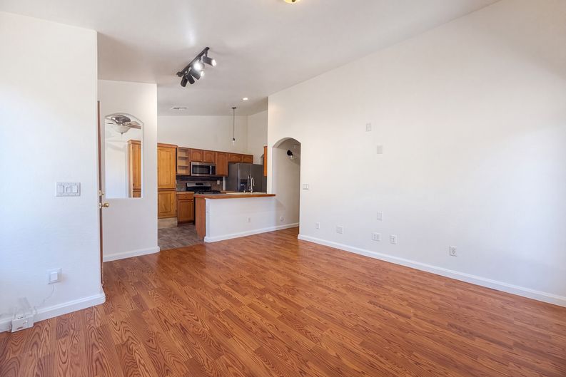Photo 3 of 17 of 1321 W Matthews Dr, San Tan Valley, AZ