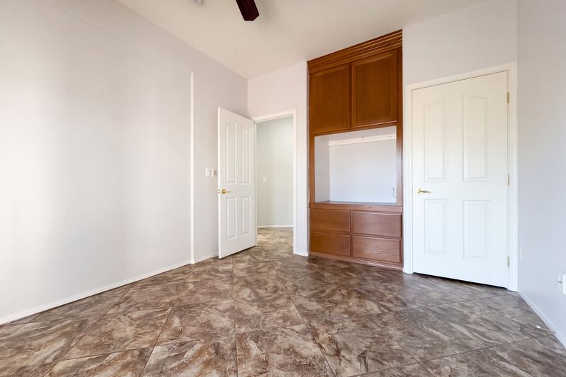 Photo 9 of 17 of 4433 El Presidio Dr, Las Vegas, NV