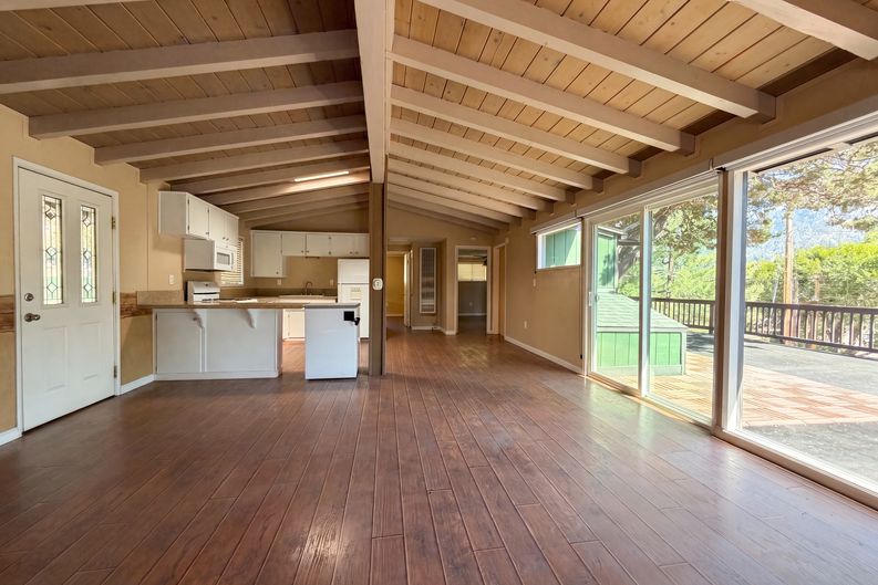 Photo 6 of 28 of 1145 Rivera Dr, Wrightwood, CA