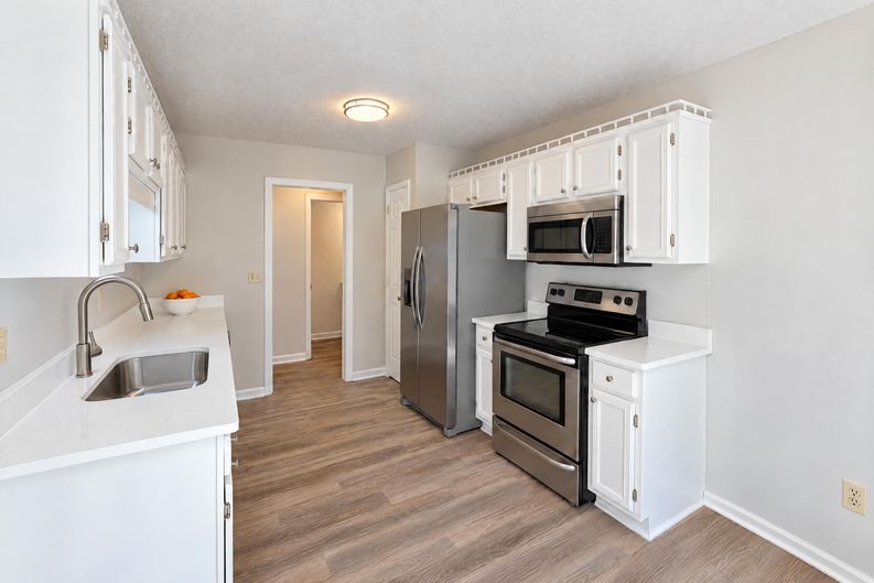 Photo 3 of 26 of 8619 Foxridge Dr, Winston, GA