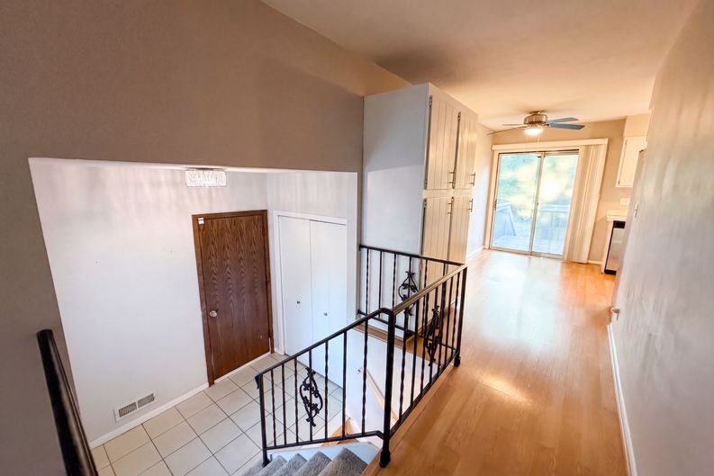 Photo 6 of 23 of 1896 Richal Dr, Woodbury, MN