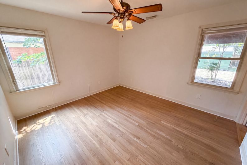 Photo 15 of 23 of 713 Ridgedale Ct, Charlotte, NC