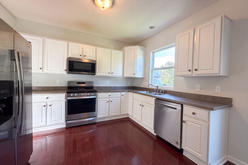 Photo 6 of 39 of 4058 Leontria Ave, Columbus, OH