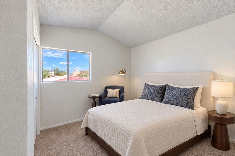 Photo 13 of 28 of 431 E Pecan Rd, Phoenix, AZ