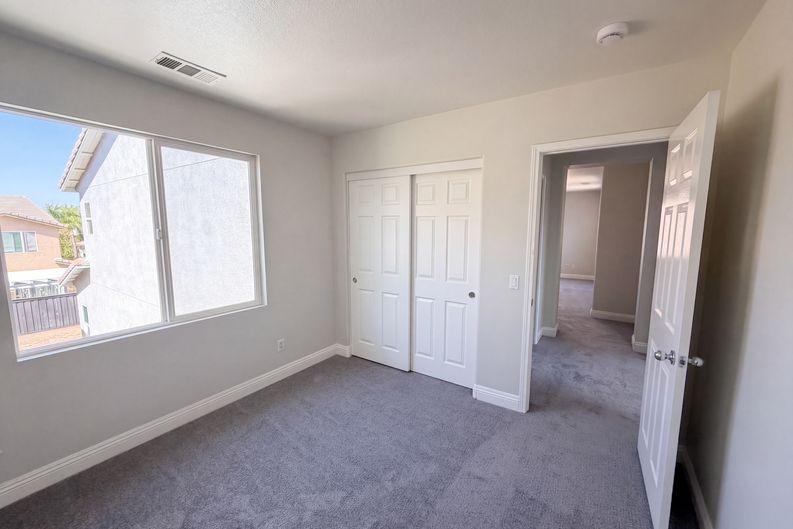 Photo 16 of 33 of 1265 Lavender Ln, Hemet, CA