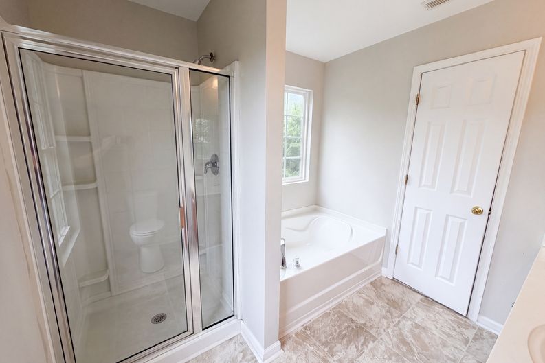 Photo 19 of 28 of 112 Rockbridge Ct, Kernersville, NC