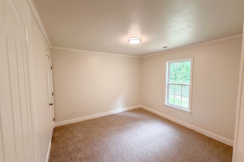 Photo 11 of 26 of 225 Vineyard Dr, Salisbury, NC