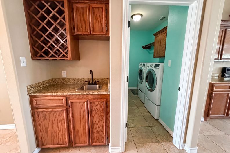 Photo 17 of 18 of 6906 King George Pl, Corpus Christi, TX