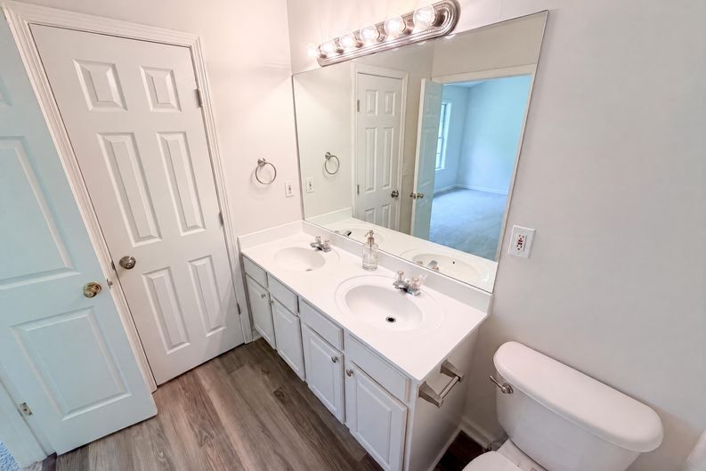 Photo 21 of 30 of 9155 Nesbit Ferry Rd, Alpharetta, GA