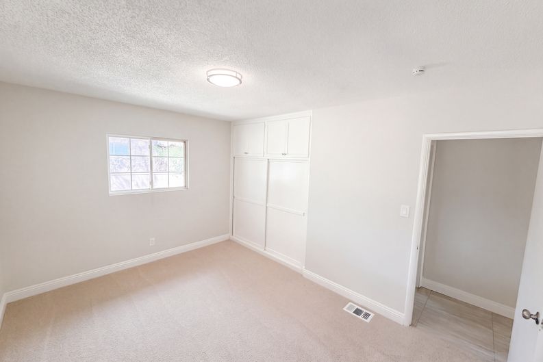 Photo 15 of 20 of 17787 Ivy Ave, Fontana, CA
